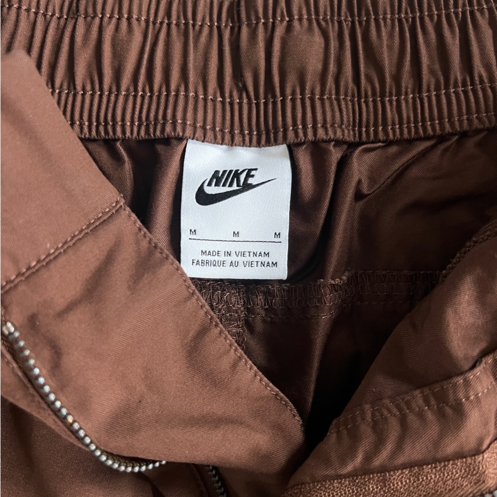 Nike Brown Cargo Pants with White Logo size medium baggy fit - Picture 2 of 6